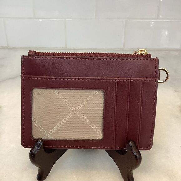 Michael Kors Signature Logo Embossed Patent Key & Card Holder - Picture 4 of 14